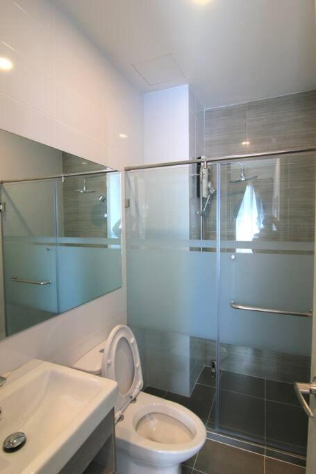 New Condo, Hi-speed Wi-fi, Gym Pool, Near Lam Sali Mrt Pangsapuri *